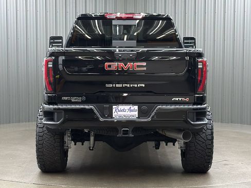 Used 2026 GMC Sierra 2500 AT4 AWD/4WD image 4