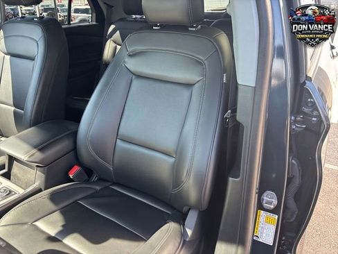 Used 2023 Ford Explorer XLT w/ Equipment Group 202A AWD/4WD image 22