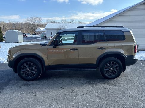 Used 2024 Toyota Land Cruiser Base image 7