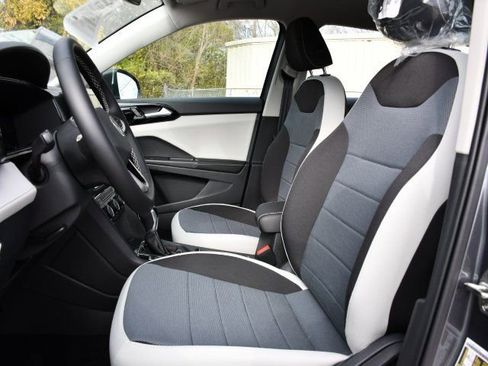 New 2026 Volkswagen Taos S image 13