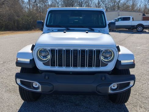 New 2025 Jeep Wrangler Sahara image 7