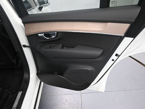 Used 2025 Volvo XC90 B5 Plus AWD/4WD image 18