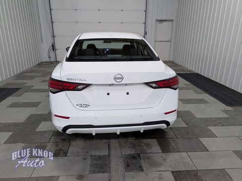 Used 2025 Nissan Sentra SV image 3