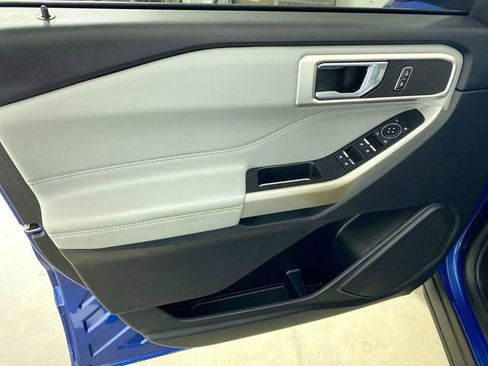 Used 2022 Ford Explorer XLT w/ Equipment Group 202A image 20