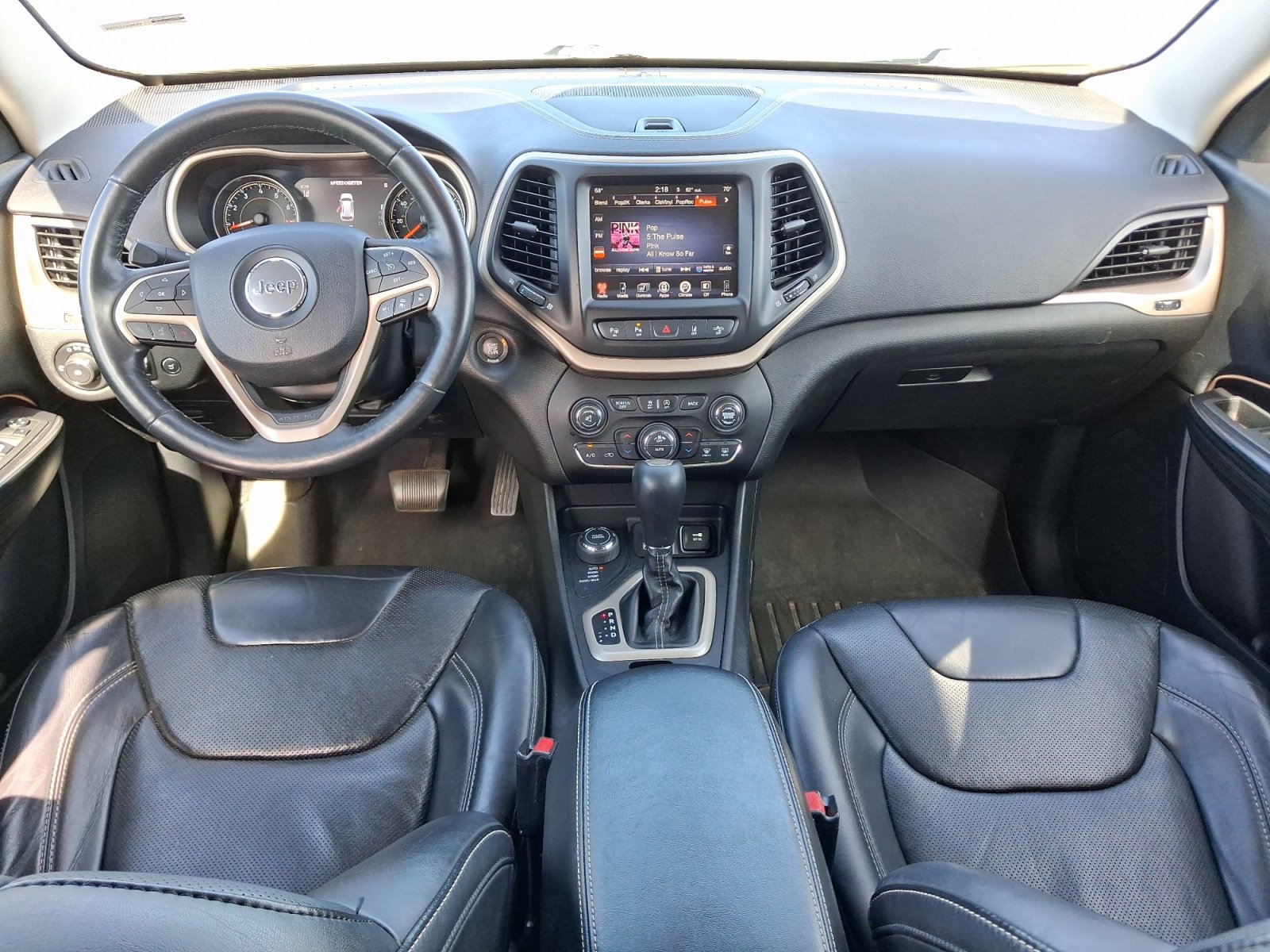Used 2015 Jeep Cherokee Limited w/ Luxury Group AWD/4WD image 11