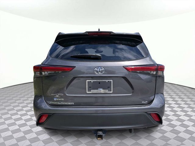Used 2021 Toyota Highlander XLE FWD image 5