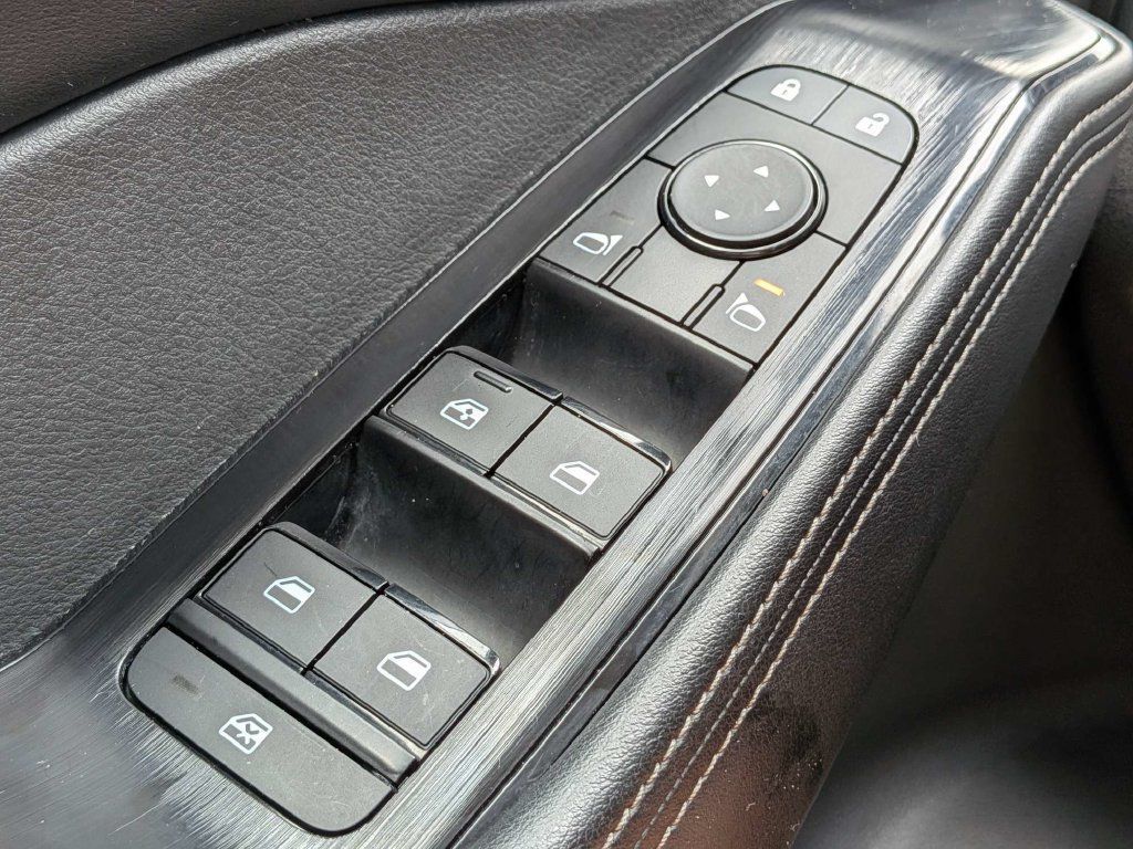 Used 2025 Nissan Rogue SV AWD/4WD image 26