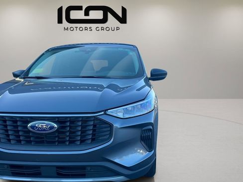 Used 2023 Ford Escape Active w/ Cold Weather Package image 9