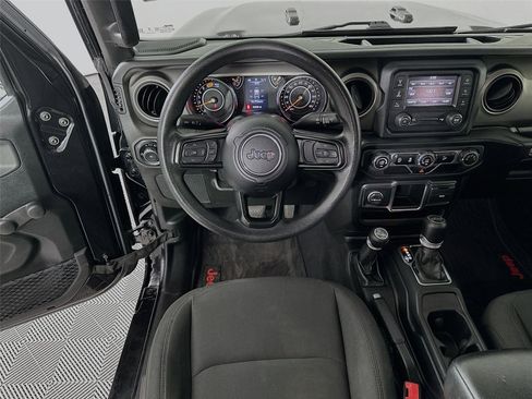 Used 2020 Jeep Wrangler Unlimited Sport AWD/4WD image 2