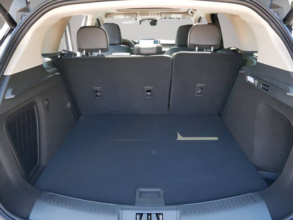 Used 2025 Lincoln Corsair AWD w/ Equipment Group 101A image 12