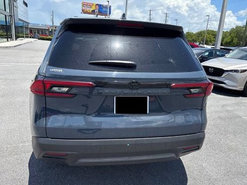 Used 2025 Toyota Grand Highlander FWD image 6