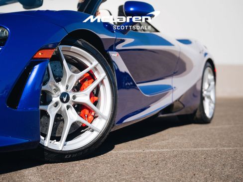 Used 2024 McLaren 750S Spider image 16