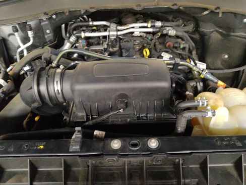 Used 2021 Ford Explorer XLT w/ Equipment Group 202A image 30