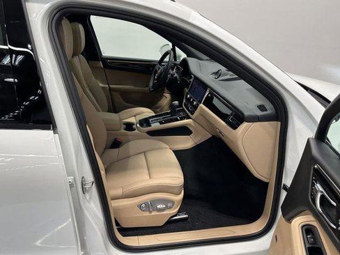 New 2025 Porsche Macan AWD/4WD image 41