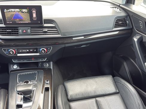 Used 2019 Audi Q5 2.0T Premium Plus w/ Premium Plus Package AWD/4WD image 14