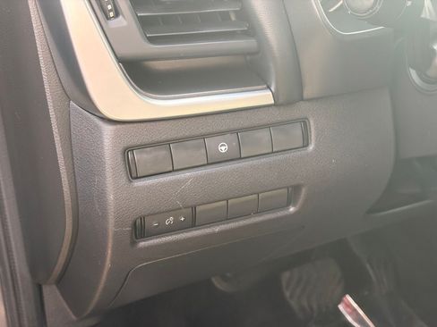 Certified 2023 Nissan Rogue SV FWD image 22