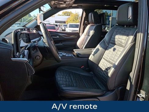 Used 2024 Cadillac Escalade ESV Sport Platinum w/ LPO, ONYX Package image 18