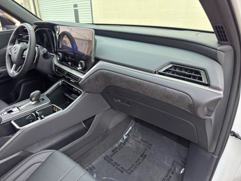 Used 2024 Lexus TX 500h AWD w/ Technology Package image 13