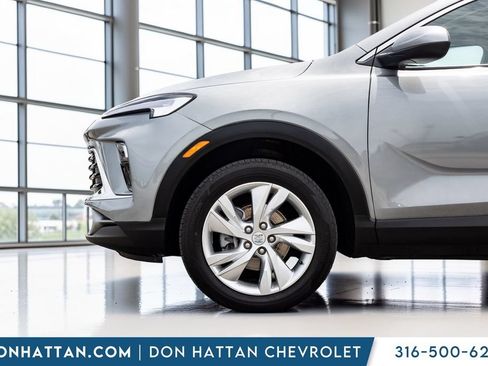 Used 2025 Buick Encore GX Preferred AWD/4WD image 29