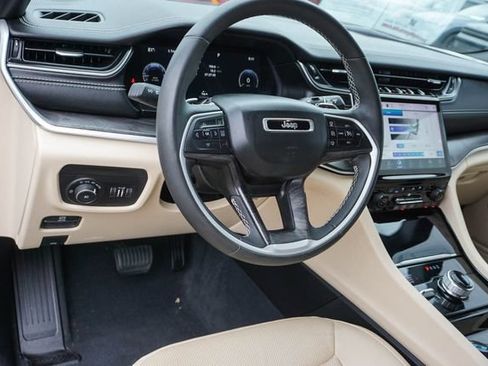 Used 2023 Jeep Grand Cherokee L Limited w/ Luxury Tech Group II AWD/4WD image 14