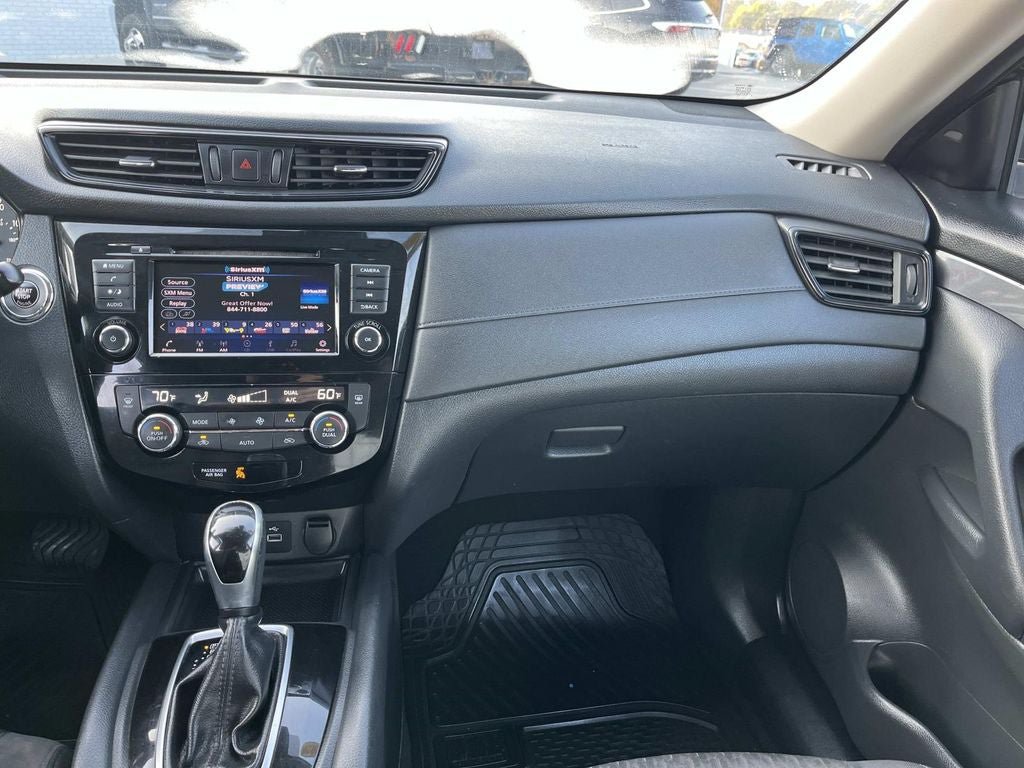 Used 2020 Nissan Rogue SV FWD image 11