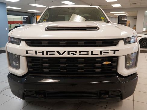 Used 2022 Chevrolet Silverado 2500 Custom w/ Custom Value Package AWD/4WD image 13