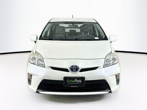 Used 2015 Toyota Prius Two FWD image 2