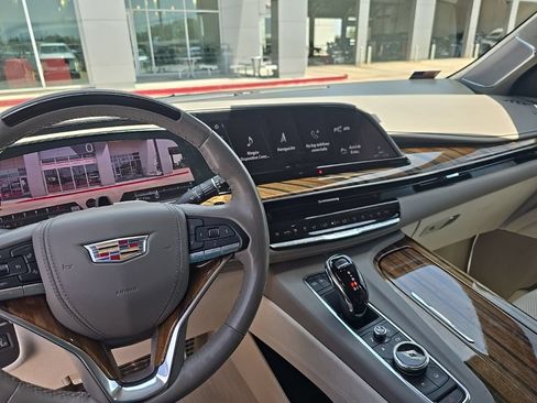 Used 2021 Cadillac Escalade ESV Sport Platinum w/ LPO, ONYX Package AWD/4WD image 6