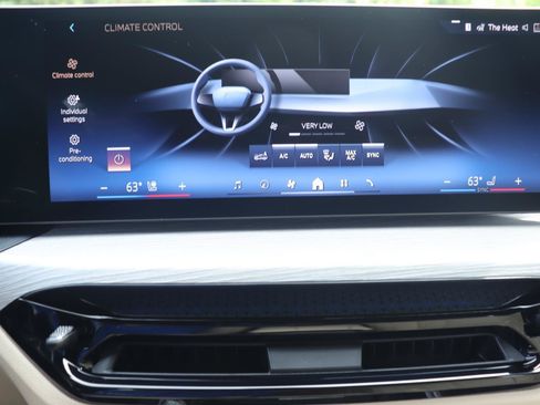 New 2026 BMW 330i Sedan w/ M Sport Package RWD image 30