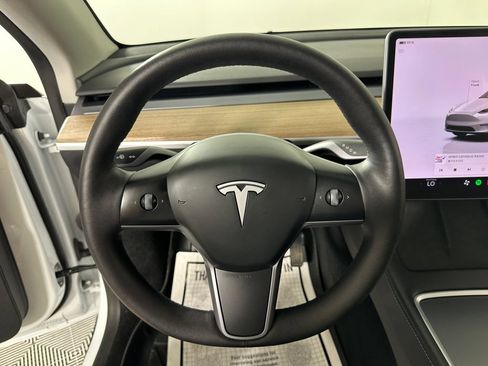 Used 2023 Tesla Model Y Long Range AWD/4WD image 25