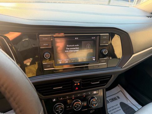 Used 2019 Volkswagen Jetta R-Line FWD image 24