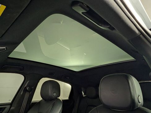 Certified 2022 Porsche Cayenne Coupe AWD/4WD image 26