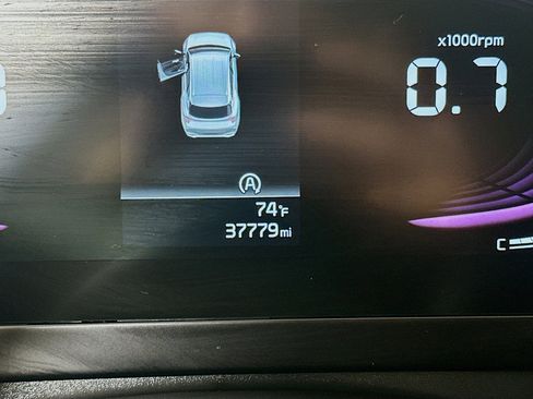 Used 2025 Kia Sportage LX image 18