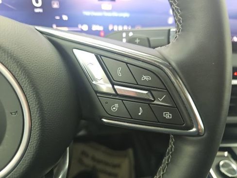 Used 2025 Buick Enclave Preferred image 11