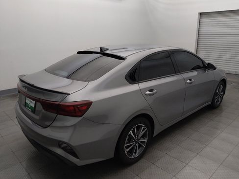 Used 2024 Kia Forte LXS w/ LXS Technology Package FWD image 9