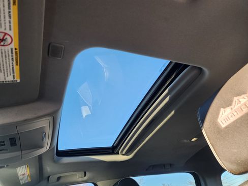 Used 2019 Chevrolet Silverado 2500 High Country w/ Duramax Plus Package image 27