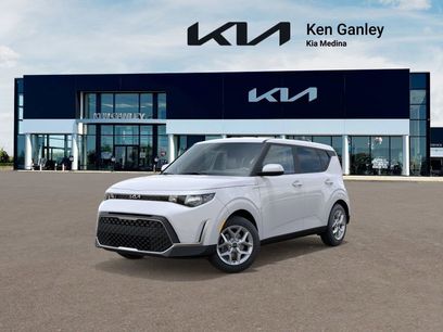 New 2025 Kia Soul LX
