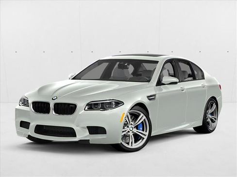 Used 2014 BMW M5 RWD image 1