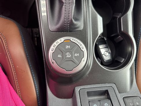 Used 2022 Ford Bronco Outer Banks image 25