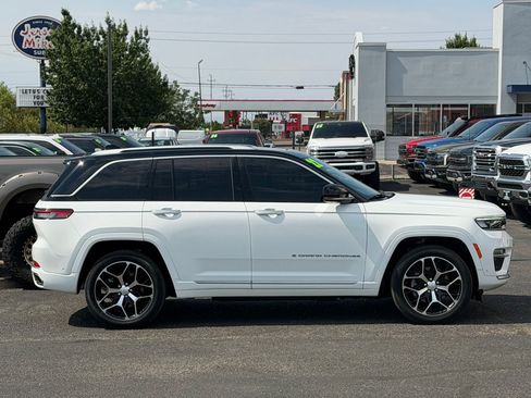 Used 2022 Jeep Grand Cherokee Summit AWD/4WD image 44