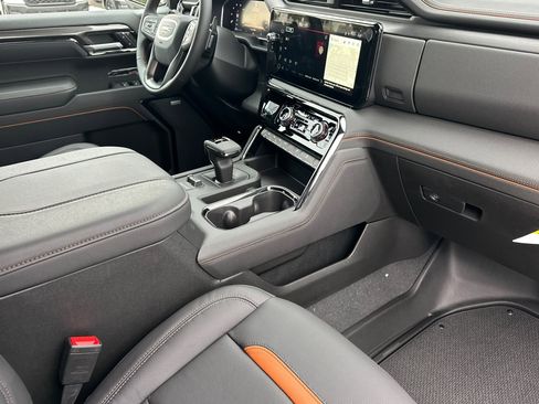New 2026 GMC Sierra 1500 AT4 w/ LPO, Black Badging Package image 16