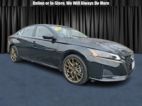 Certified 2025 Nissan Altima 2.5 SR image 1