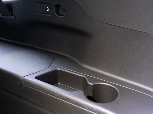 New 2026 Chevrolet Suburban Premier image 23