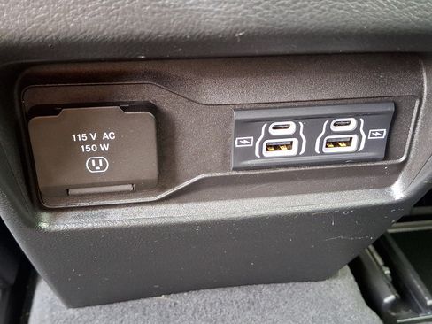 Certified 2024 Jeep Grand Cherokee Laredo X w/ Luxury Tech Group I AWD/4WD image 11
