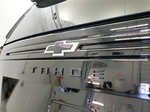 Used 2023 Chevrolet Tahoe Z71 w/ Luxury Package AWD/4WD image 16