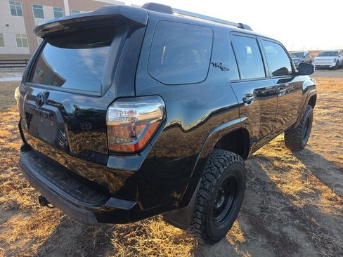 Used 2018 Toyota 4Runner TRD Off-Road image 5