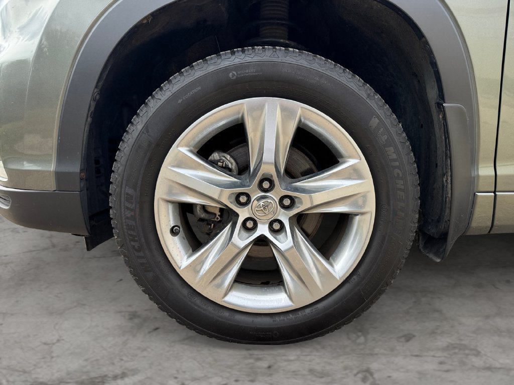 Used 2015 Toyota Highlander Limited AWD/4WD image 9