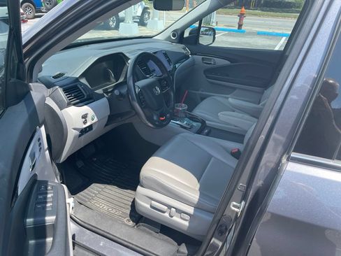 Used 2020 Honda Pilot Touring image 3
