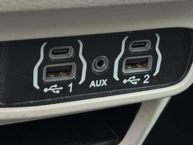 Used 2024 Chrysler Voyager LX FWD image 18
