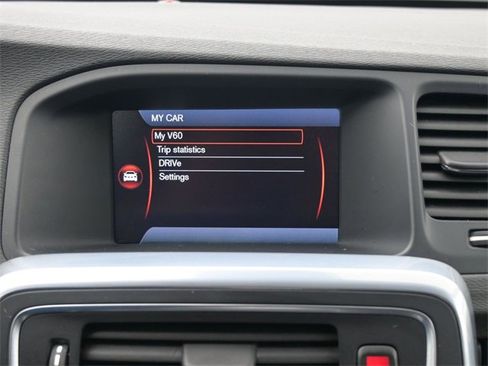 Used 2015 Volvo V60 T5 Premier image 15